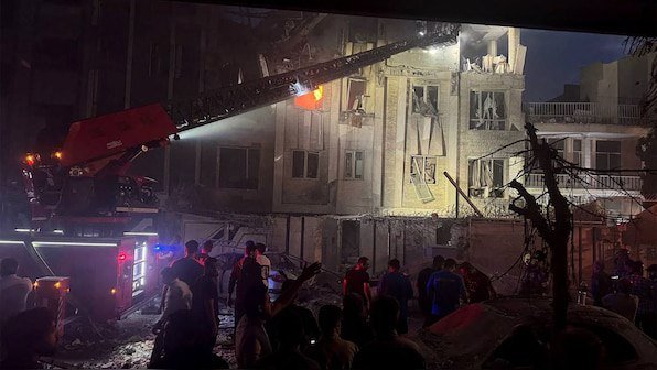 İsraildən dəhşətli GECƏ HÜCUMU - İranın nüvə obyektləri MƏHV EDİLDİ - VİDEO - foto 1