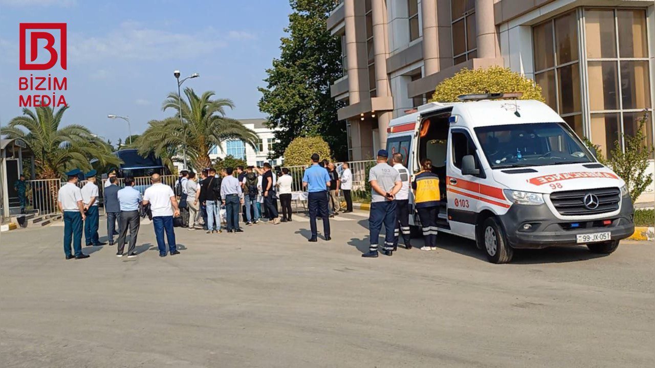 Qazaxıstanın 6 vətəndaşı Azərbaycana keçərək İrandan təxliyə olunub - FOTO - foto 1