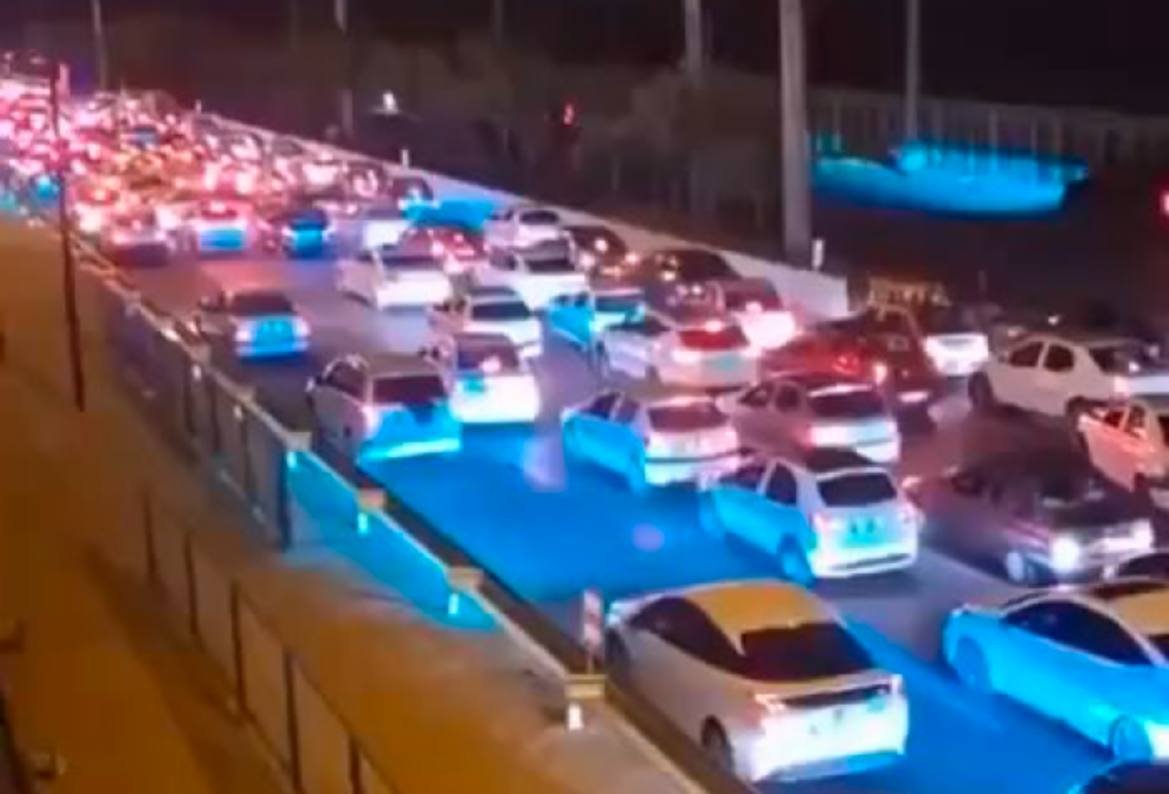 Tehran sakinləri avtomobilləri ilə şəhəri tərk edirlər &ndash; ANBAAN VİDEO