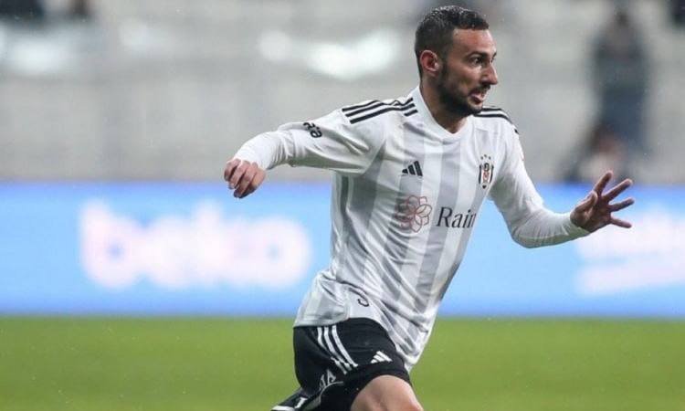 &ldquo;Beşiktaş&rdquo;ın üzvü digər İstanbul klubuna KEÇİR