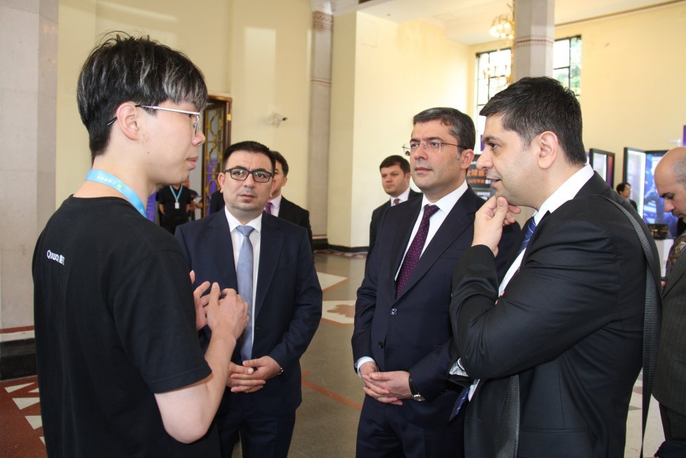 Azərbaycan nümayəndə heyəti 30-cu Şanxay Televiziya Festivalının açılış mərasimində - FOTO - foto 8
