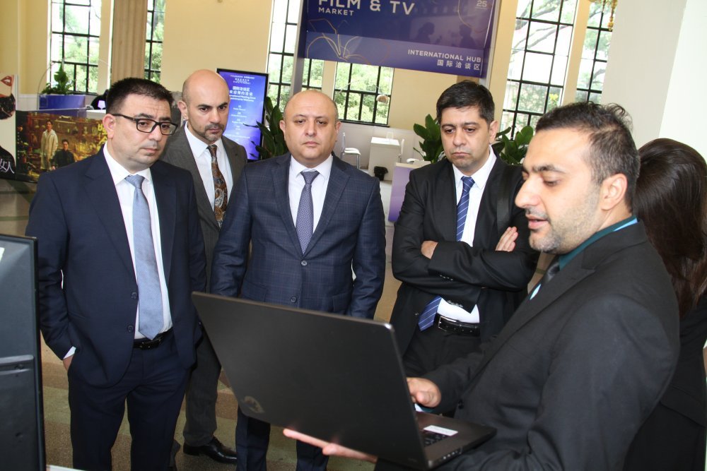 Azərbaycan nümayəndə heyəti 30-cu Şanxay Televiziya Festivalının açılış mərasimində - FOTO - foto 10