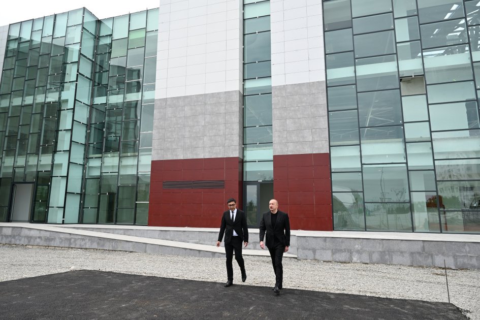 İlham Əliyev Yevlax Olimpiya İdman Kompleksində - FOTO - foto 4