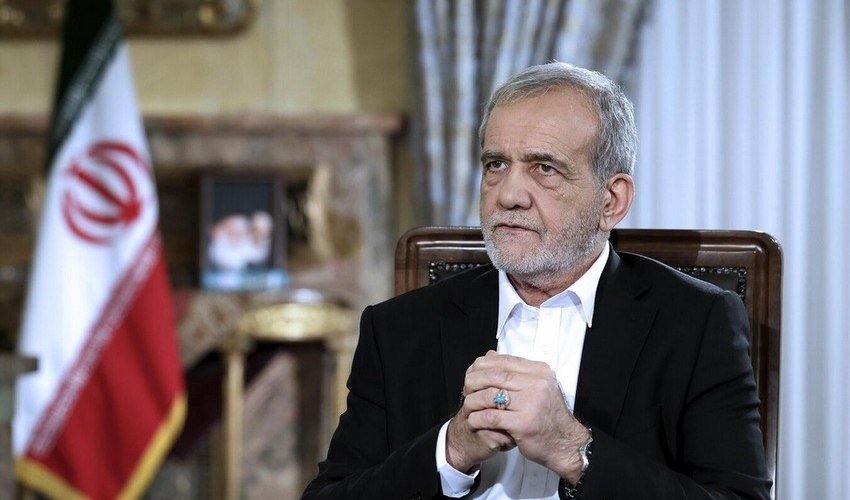 Güneyli gənc qız Məsud Pezeşkiana elə bir şeir dedi ki... - VİDEO