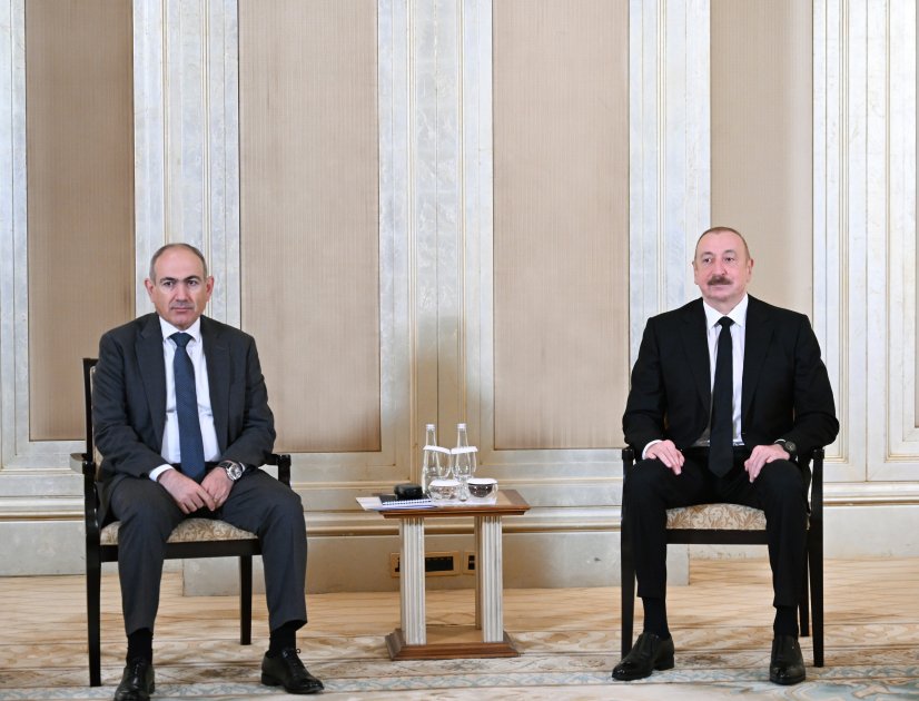 İlham Əliyevin Nikol Paşinyanla görüşü BAŞLADI - FOTO/VİDEO - foto 2