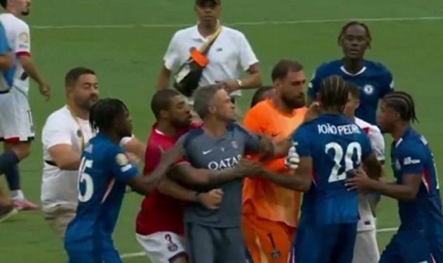PSJ-nin qapıçısı ilə "Çelsi"nin futbolçuları arasında DAVA - VİDEO
