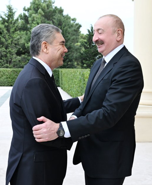 İlham Əliyev Bakıda Qurbanqulu Berdiməhəmmədovu belə qarşıladı – FOTO/VİDEO - foto 1