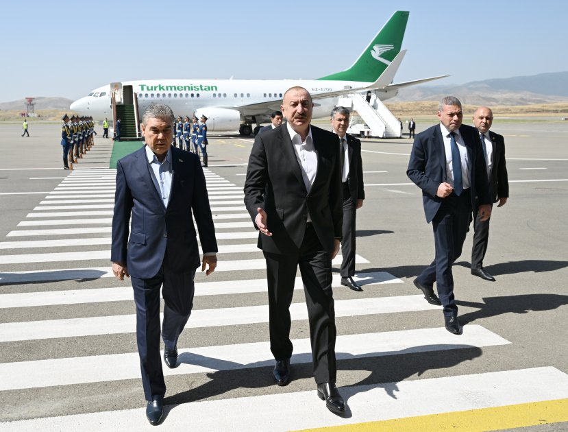 Qurbanqulu Berdiməhəmmədovu Füzulidə İlham Əliyev qarşıladı - FOTO - foto 4
