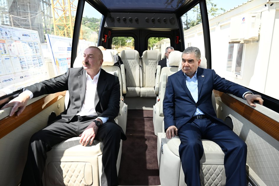 İlham Əliyev və Qurbanqulu Berdiməhəmmədov Şuşada Yaradıcılıq Mərkəzində - FOTO - foto 1