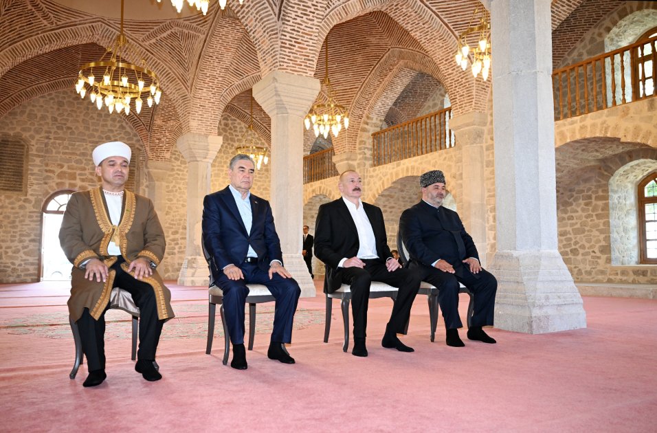 Şuşada məsciddə dua etdilər– FOTO - foto 5