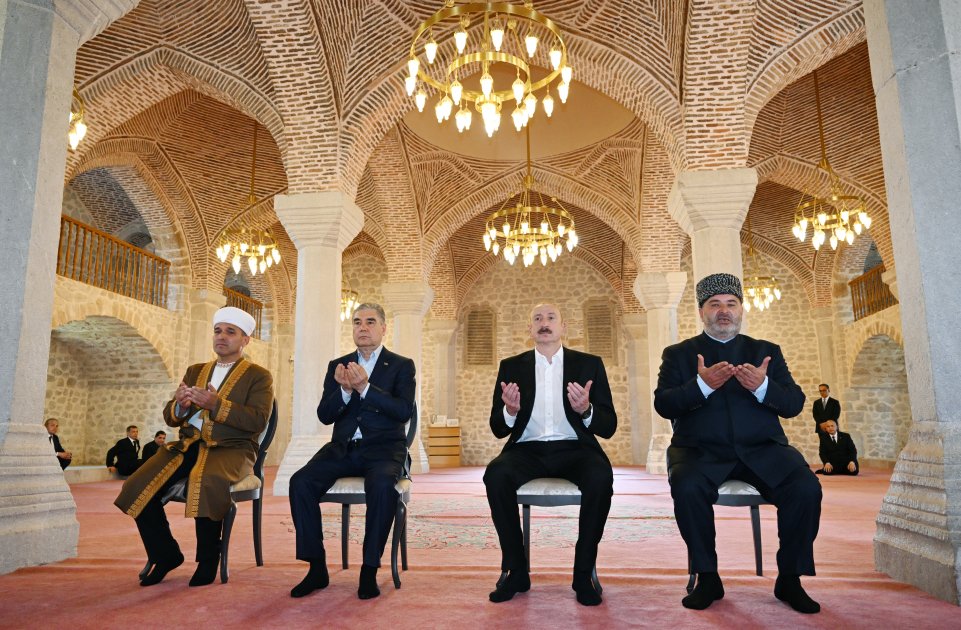 Şuşada məsciddə dua etdilər– FOTO - foto 4