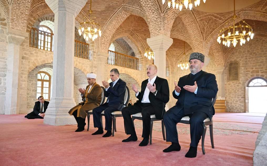 Şuşada məsciddə dua etdilər– FOTO - foto 6