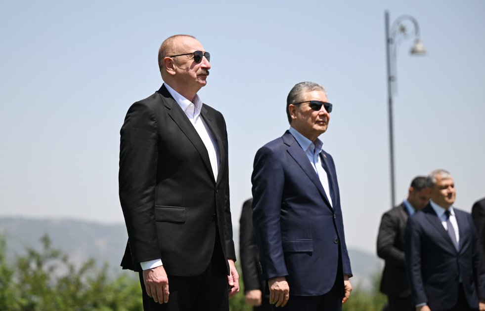 İlham Əliyev Qurbanqulu Berdiməhəmmədova at hədiyyə etdi - FOTO - foto 2