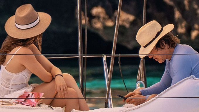 Tom Kruz 26 yaş kiçik sevgilisi ilə... - FOTO