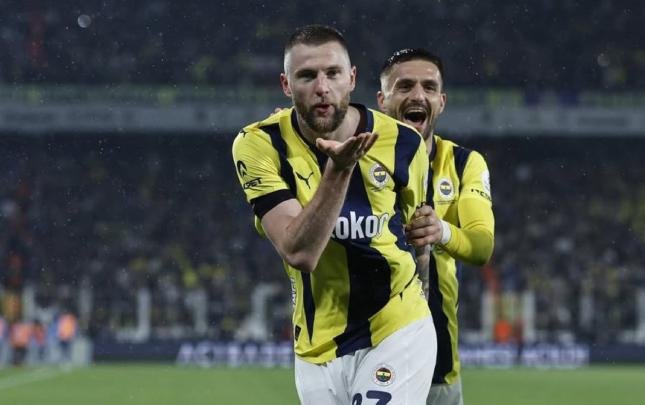 "Fənərbağça" PSJ ilə danışıqlar aparır "Fənərbağça" PSJ ilə danışıqlar aparır