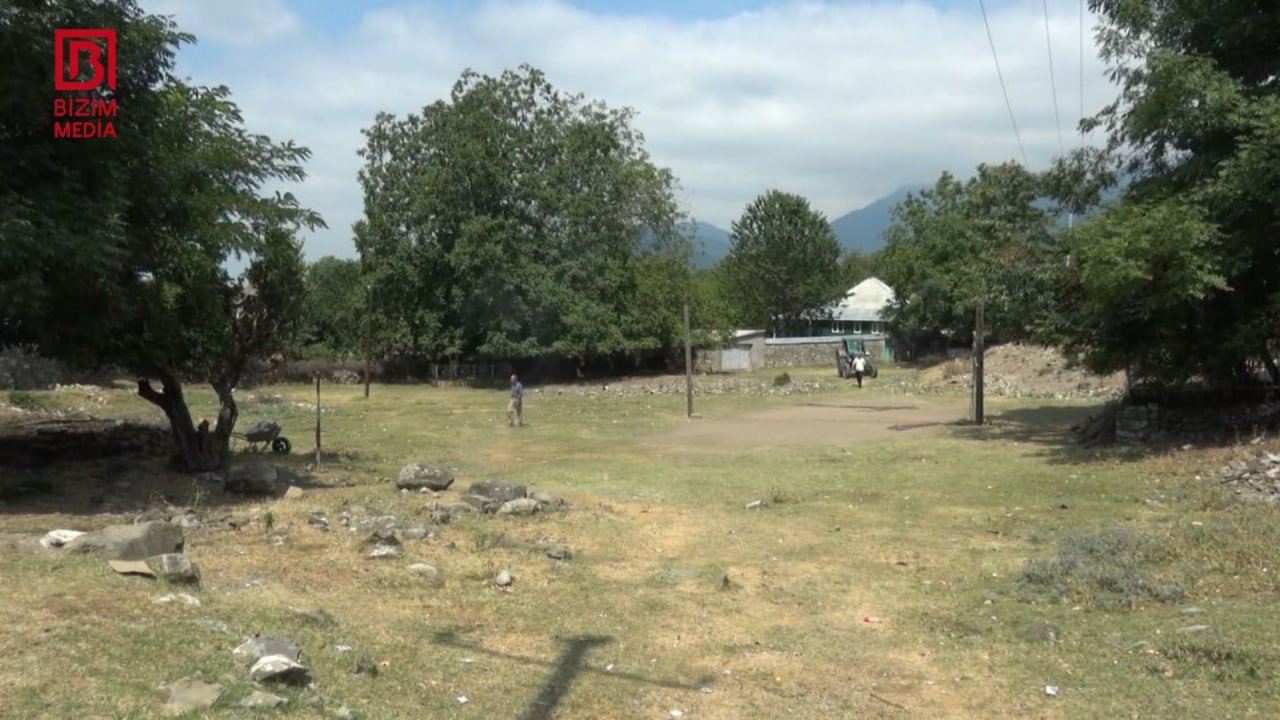 Dava edənləri ayırmaq istədi, özü ÖLDÜRÜLDÜ – Şəkidəki qətlin TƏFƏRRÜATI - ÖZƏL/FOTO - foto 2