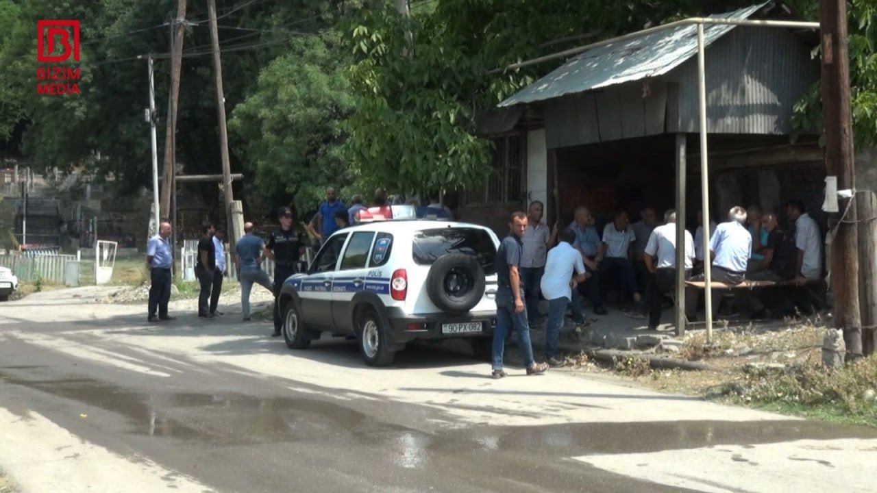 Dava edənləri ayırmaq istədi, özü ÖLDÜRÜLDÜ – Şəkidəki qətlin TƏFƏRRÜATI - ÖZƏL/FOTO - foto 4