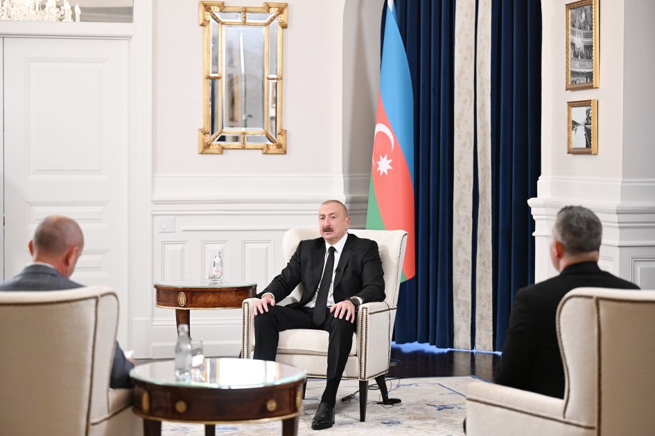 İlham Əliyev Vaşinqtonda jurnalistlərə müsahibə verdi – FOTO/VİDEO - foto 1