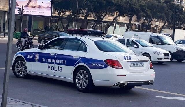 Polisin tələbinə riayət etməyən sürücü həbs edildi - Video
