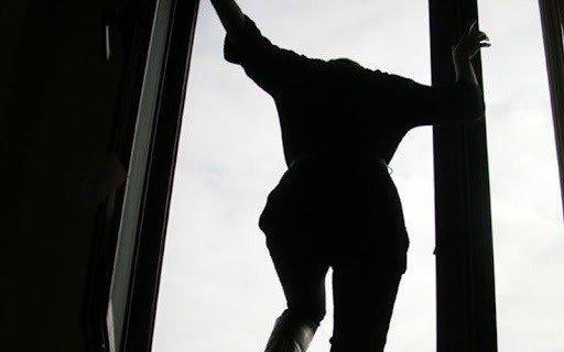 "Akkord"un binasında daha bir FACİƏ: Qadın 10-cu mərtəbədən yıxıldı "Akkord"un binasında daha bir FACİƏ: Qadın 10-cu mərtəbədən yıxıldı