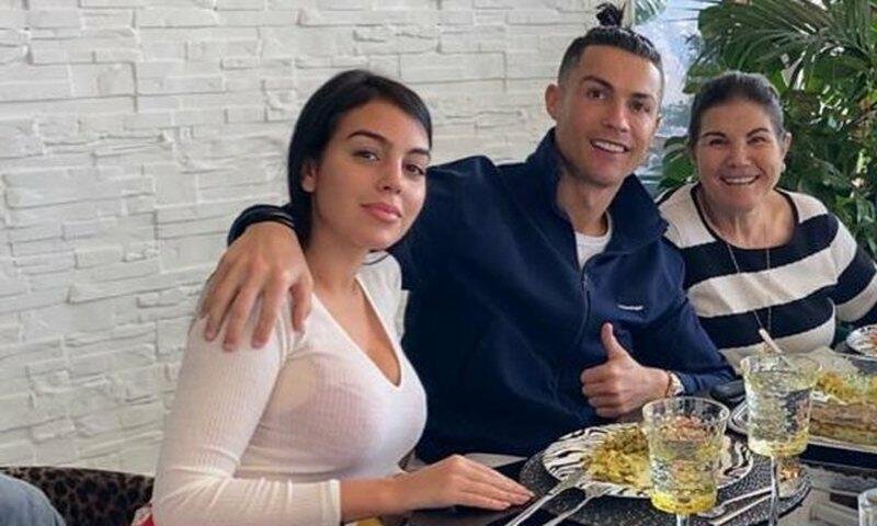 Corcina Ronaldo ilə müqavilə imzalayıb: Boşansalar, görün nə qədər pul alacaq