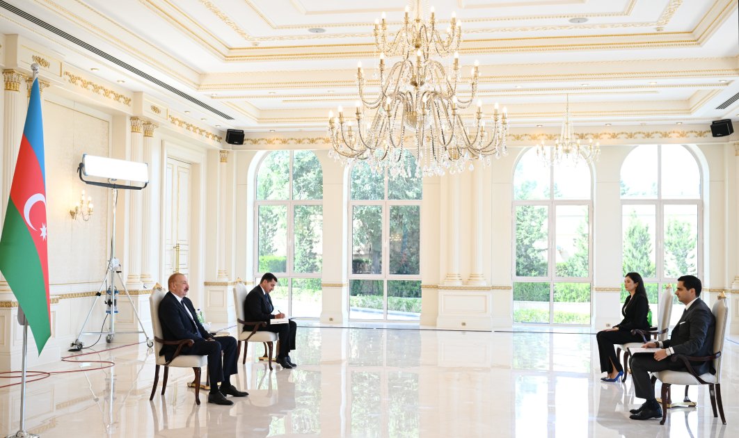 İlham Əliyev Slovakiyanın yeni səfiri Elçin Qasımovu qəbul etdi – FOTO - foto 2