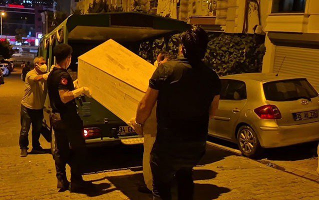 İstanbulda azərbaycanlı qadın evində ölü TAPILDI