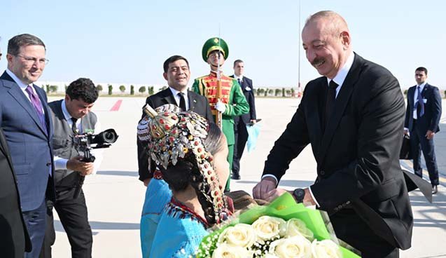 Prezident Türkmənistanda belə qarşılandı &ndash; VİDEO