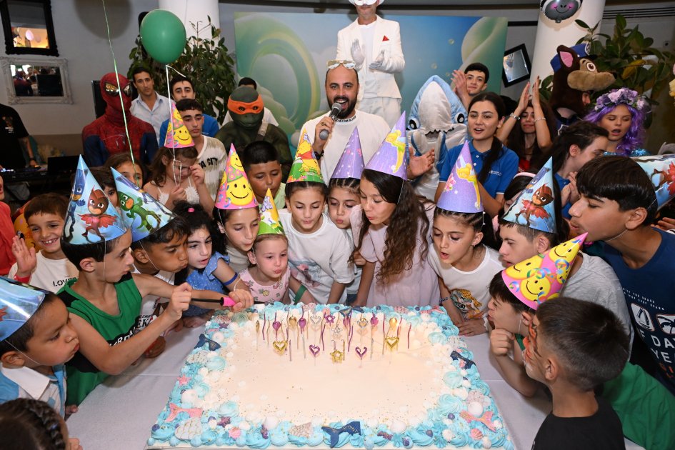 Mehriban Əliyevadan doğum günündə uşaqlara SÜRPRİZ - FOTO