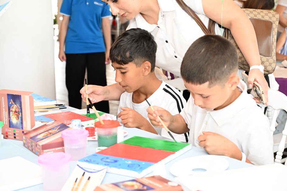 Mehriban Əliyevadan doğum günündə uşaqlara SÜRPRİZ - FOTO - foto 21