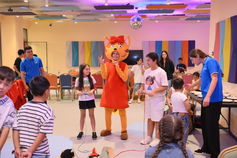 Mehriban Əliyevadan doğum günündə uşaqlara SÜRPRİZ - FOTO - foto 14