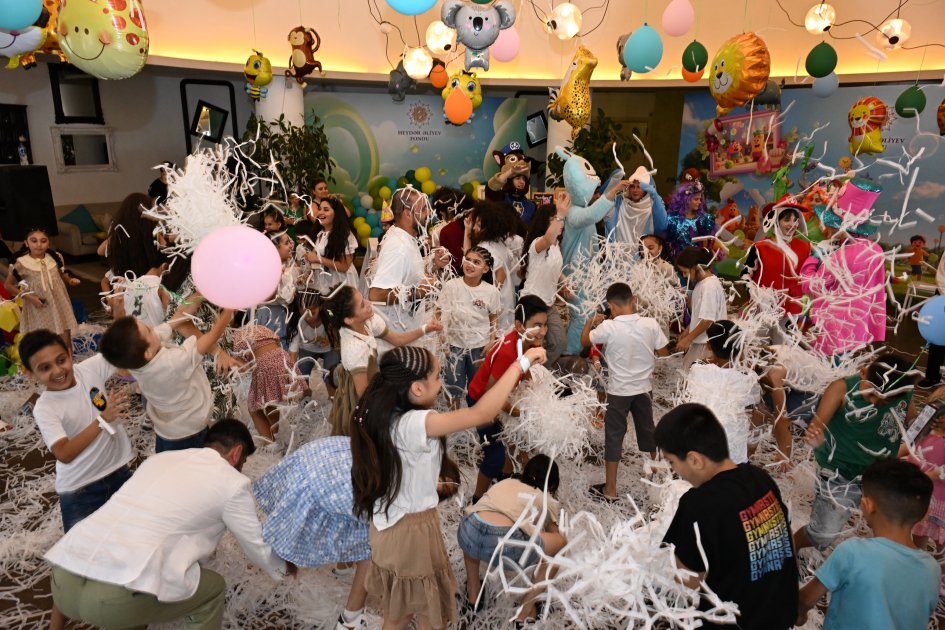 Mehriban Əliyevadan doğum günündə uşaqlara SÜRPRİZ - FOTO - foto 31