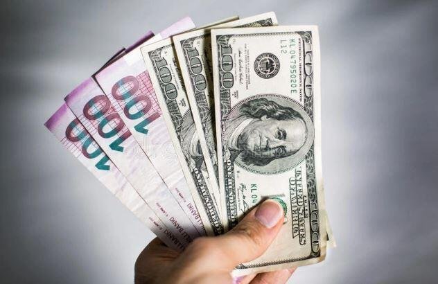 Dollar almaq istəyənlərin NƏZƏRİNƏ!