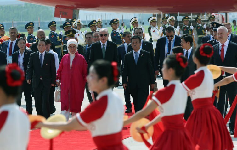 Ərdoğan Çində belə qarşılandı - FOTO/VİDEO - foto 1