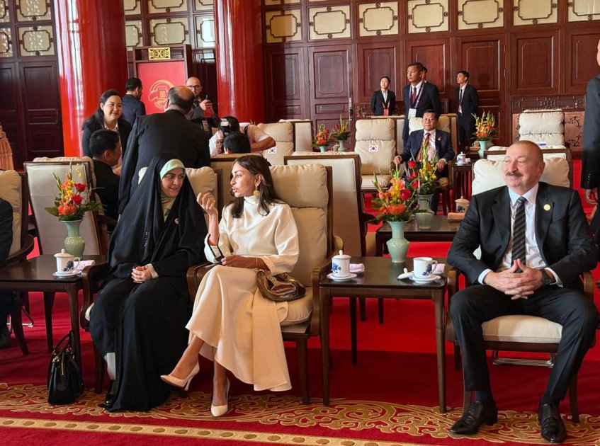 Prezident və birinci xanımın Çindəki paraddan FOTOLARI - foto 7