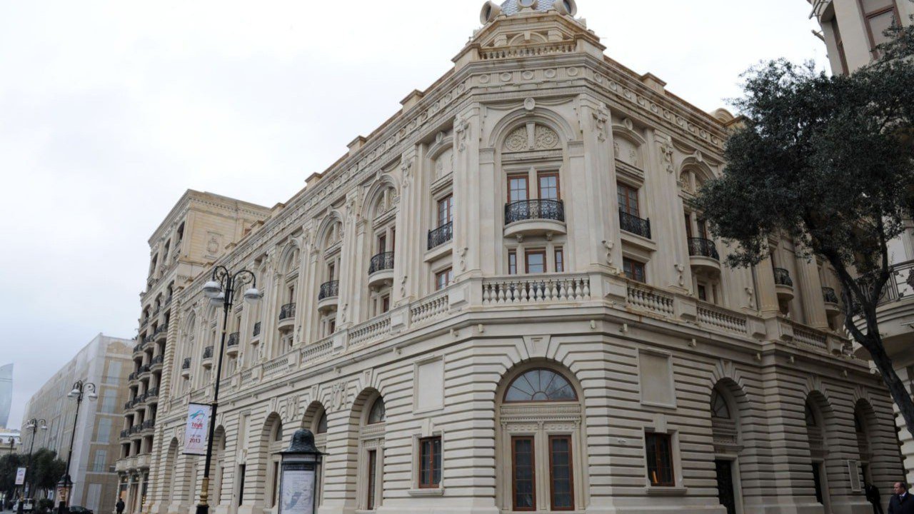 Səhnəyə DÖNÜŞ - Teatrlar yeni mövsümə hansı yeniliklərlə başlayır? – SORĞU - foto 2