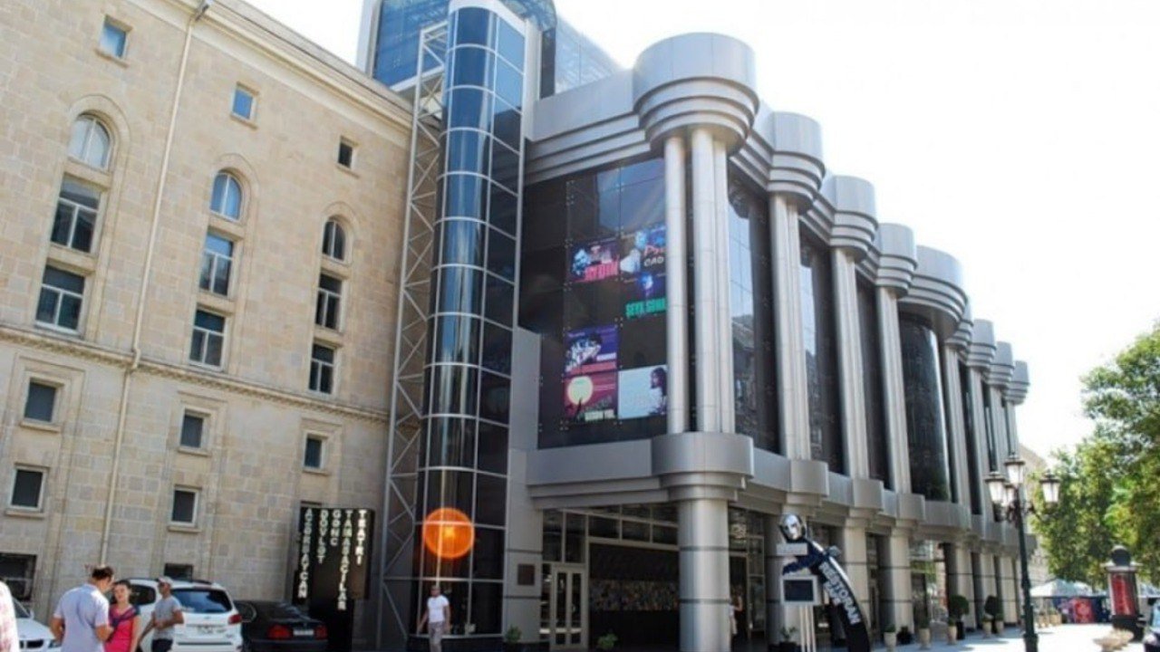 Səhnəyə DÖNÜŞ - Teatrlar yeni mövsümə hansı yeniliklərlə başlayır? – SORĞU - foto 3