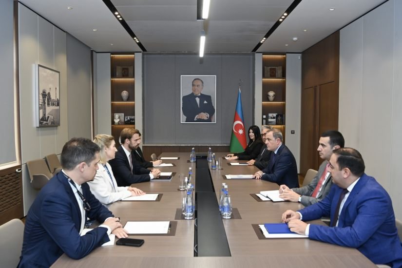 Ceyhun Bayramov ABŞ rəsmisi ilə nəyi müzakirə etdi?