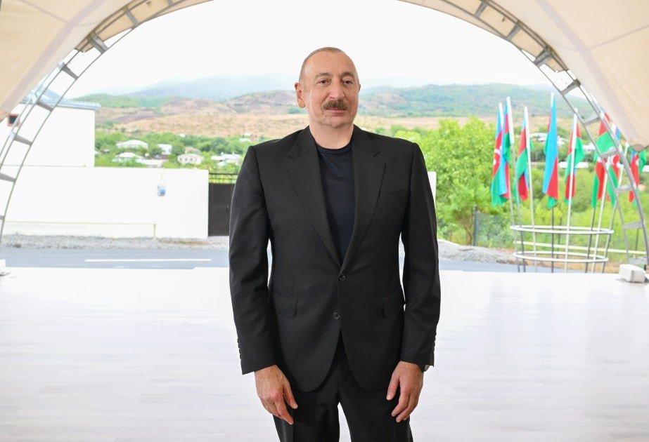 İlham Əliyev: “Son 5 ilin tarixi Zəfər tarixidir” İlham Əliyev: “Son 5 ilin tarixi Zəfər tarixidir”