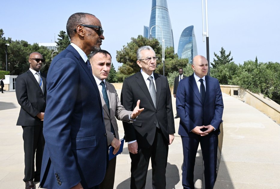 Ruanda Prezidenti Şəhidlər xiyabanında – FOTO - foto 1