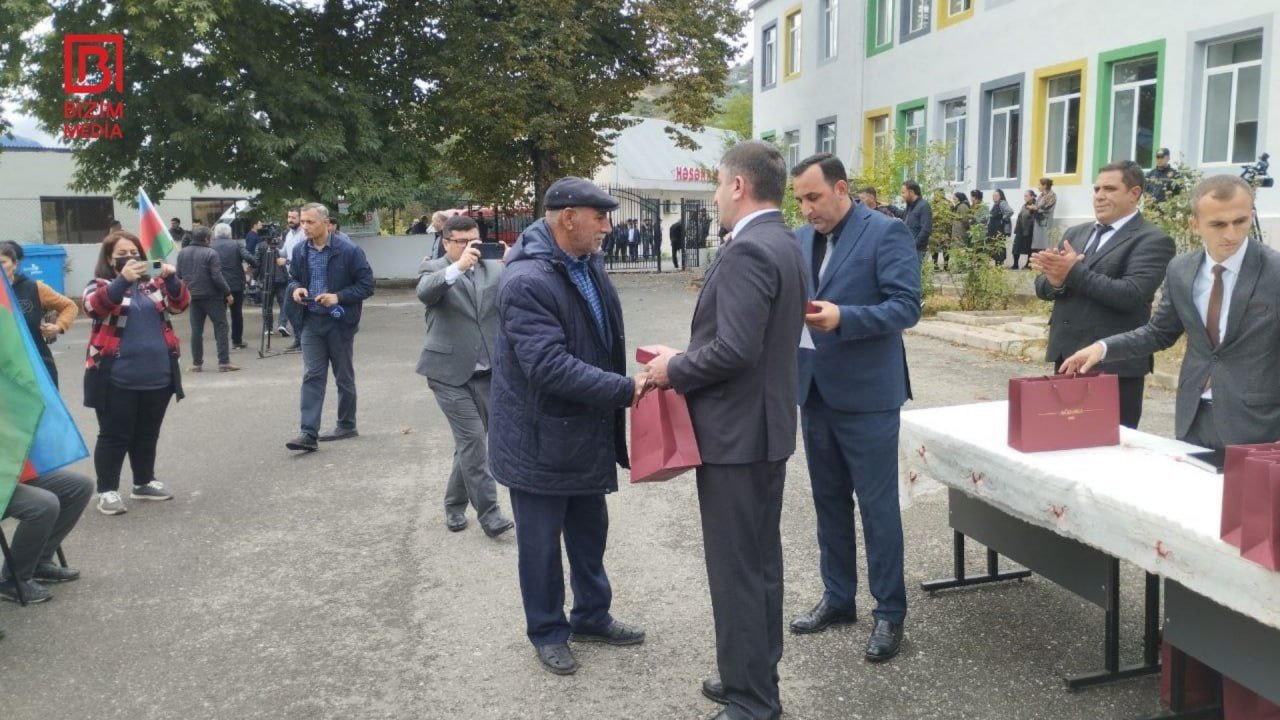 Həsənriz kəndində sakinlərə evlərinin açarları təqdim olundu &ndash; FOTO/VİDEO
