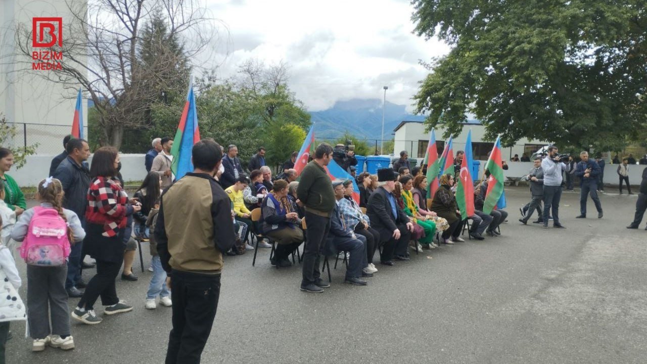 Həsənriz kəndində sakinlərə evlərinin açarları təqdim olundu – FOTO/VİDEO - foto 1
