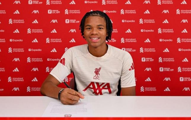 &ldquo;Liverpul&rdquo; 17 yaşlı hücumçusu ilə yeni müqavilə İMZALADI
