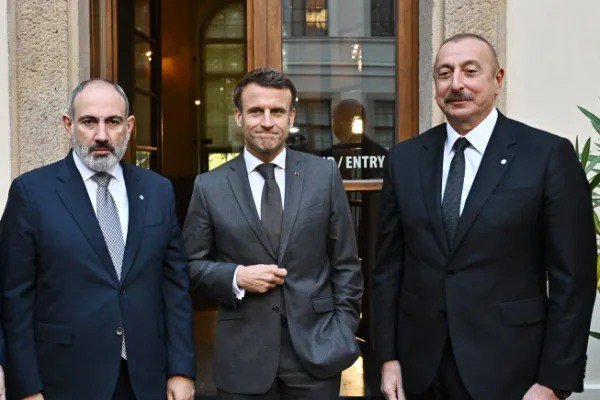 Makron İlham Əliyevi və Paşinyanı TƏBRİK ETDİ Makron İlham Əliyevi və Paşinyanı TƏBRİK ETDİ