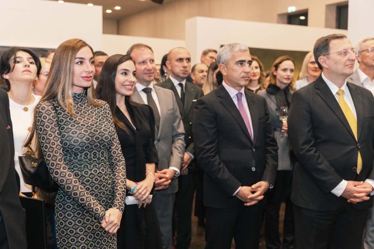 Leyla Əliyeva və Arzu Əliyeva Berlində MAMA &ldquo;Ana təbiət&rdquo; sərgisinin açılışında &ndash; FOTO