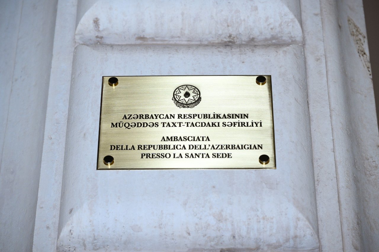 Azərbaycanın Müqəddəs Taxt-Tacdakı səfirliyinin inzibati ofisi açıldı – FOTOLAR - foto 10