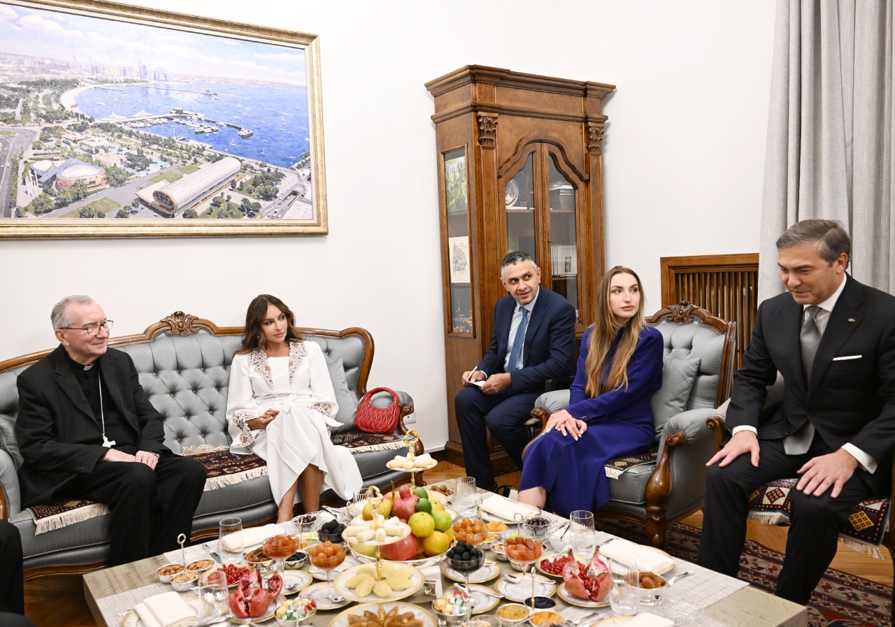 Azərbaycanın Müqəddəs Taxt-Tacdakı səfirliyinin inzibati ofisi açıldı – FOTOLAR - foto 8