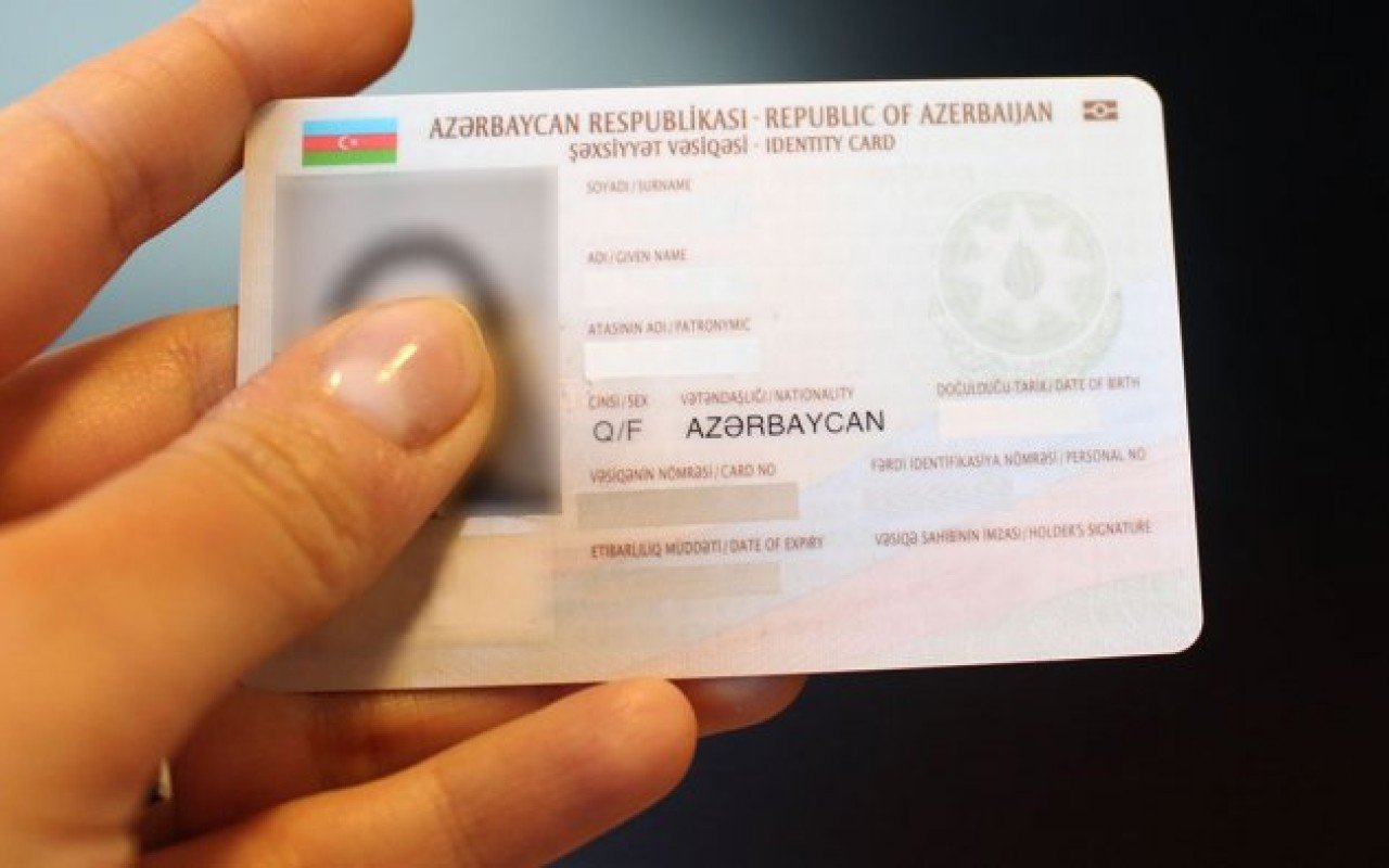 Azərbaycanda yeni şəxsiyyət vəsiqələrinin verilməsinə BAŞLANILDI