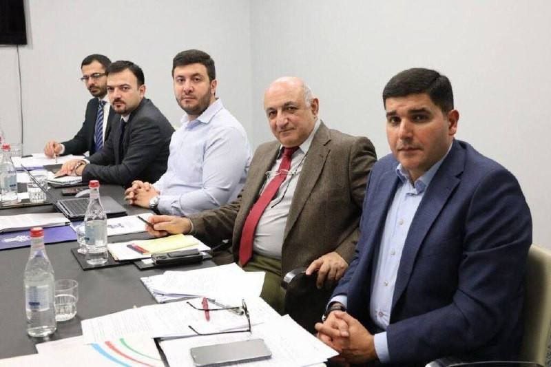 İrəvanda Ermənistan və Azərbaycan nümayəndələri arasında dəyirmi masa KEÇİRİLDİ - FOTO - foto 1