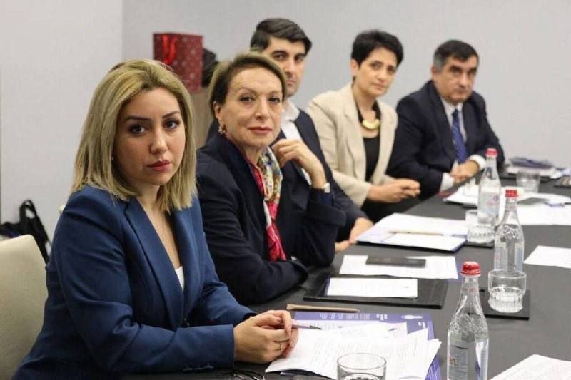 İrəvanda Ermənistan və Azərbaycan nümayəndələri arasında dəyirmi masa KEÇİRİLDİ - FOTO - foto 2